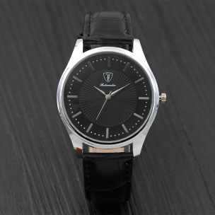 Armbanduhr schwarz-silberfarbig